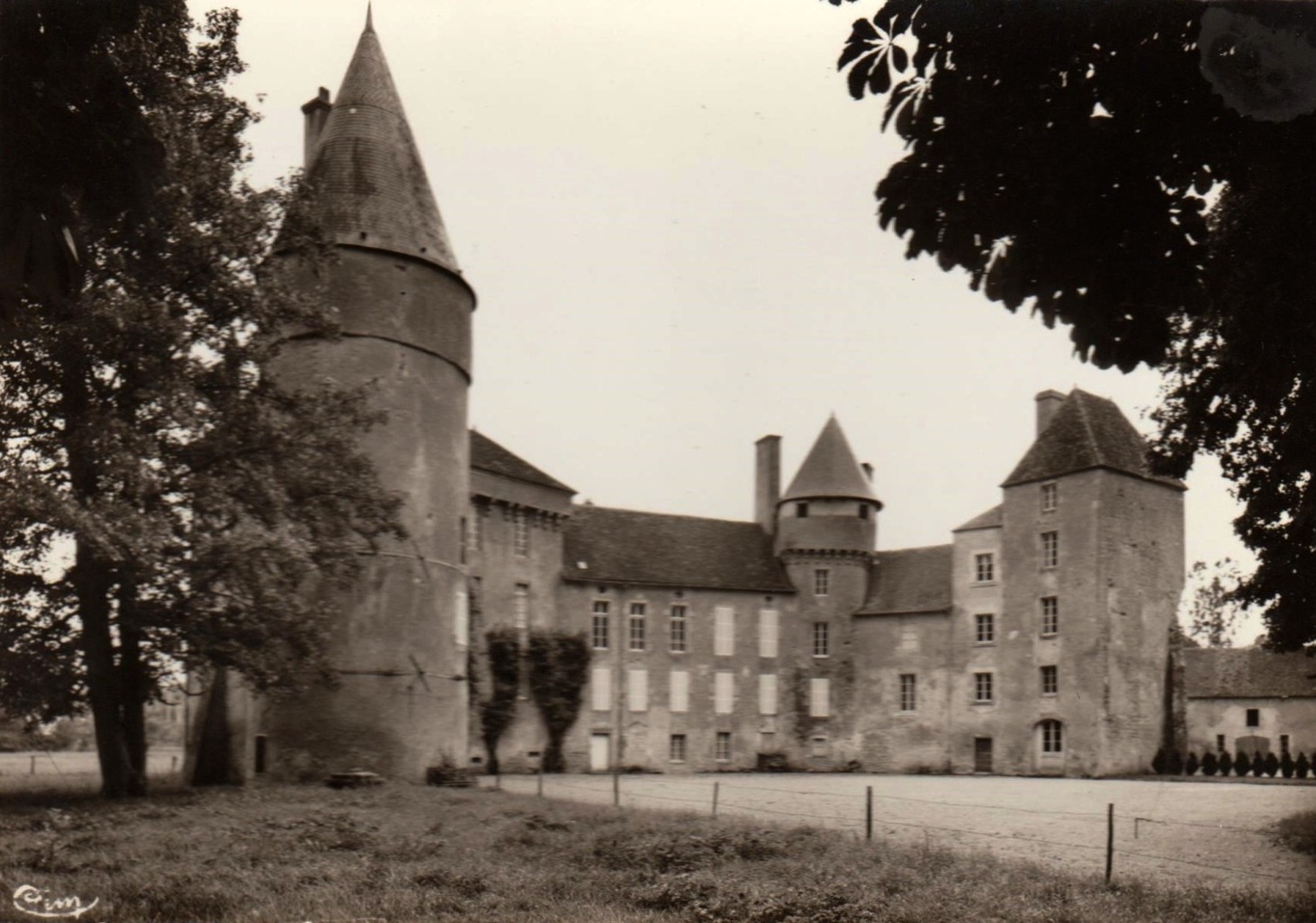 Vandenesse (Nièvre) Le château CPA