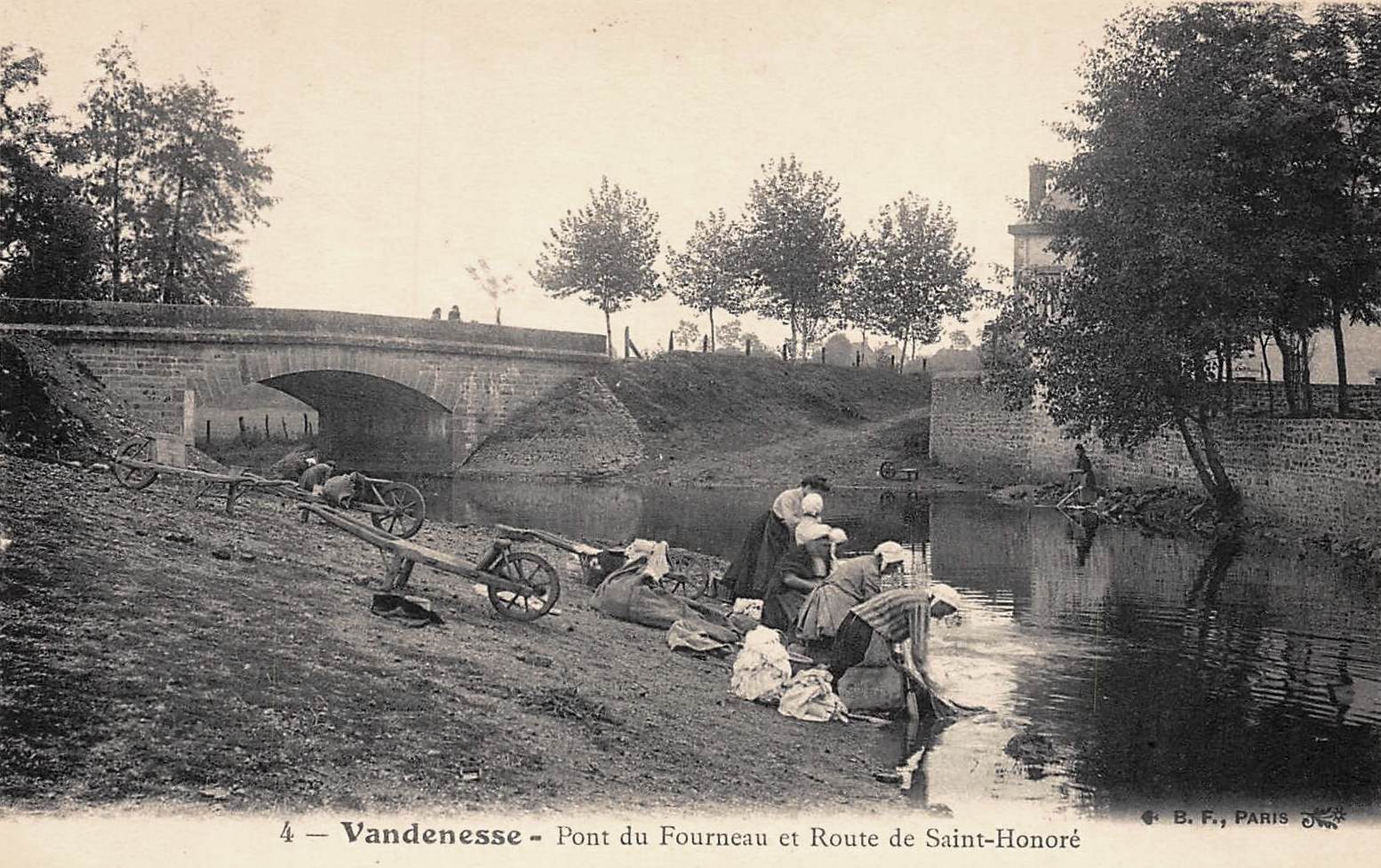 Vandenesse (Nièvre) Le Fourneau, le pont CPA