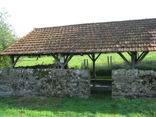 Vandenesse (Nièvre) Le Mousseau, le lavoir