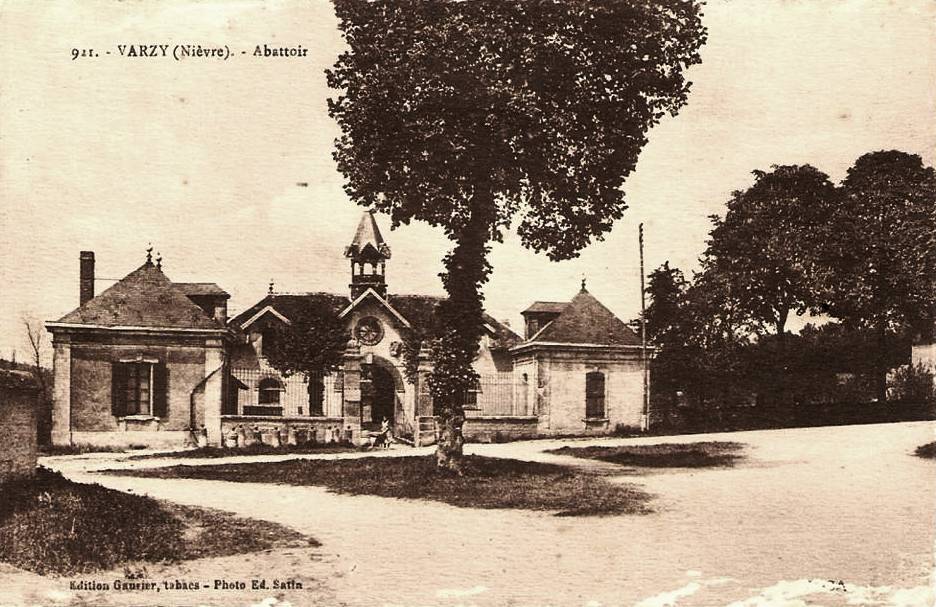 Varzy (Nièvre) L'abattoir CPA