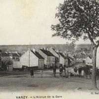 L'avenue de la Gare CPA