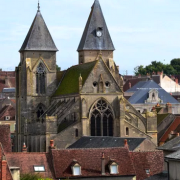 Varzy (Nièvre) L'église Saint Pierre