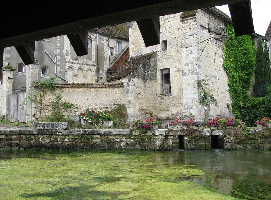 Varzy (Nièvre) L'église Sainte Eugénie