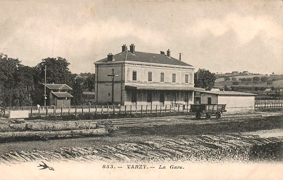 Varzy (Nièvre) La Gare CPA