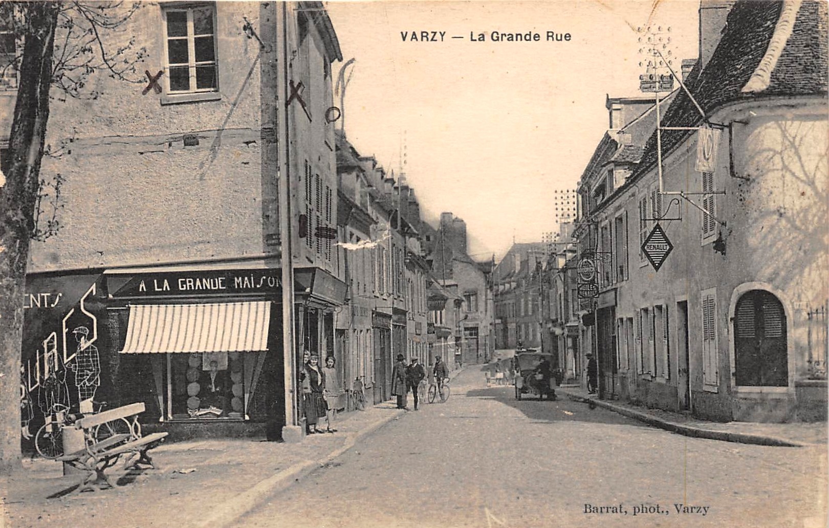 Varzy (Nièvre) La Grande Rue CPA