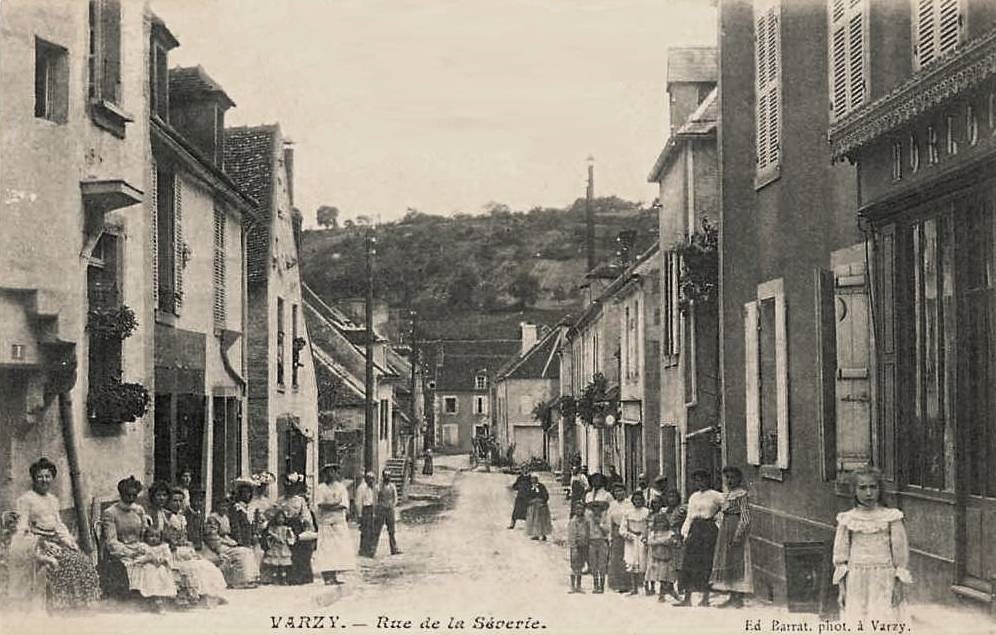 Varzy (Nièvre) La rue de la Sèverie CPA