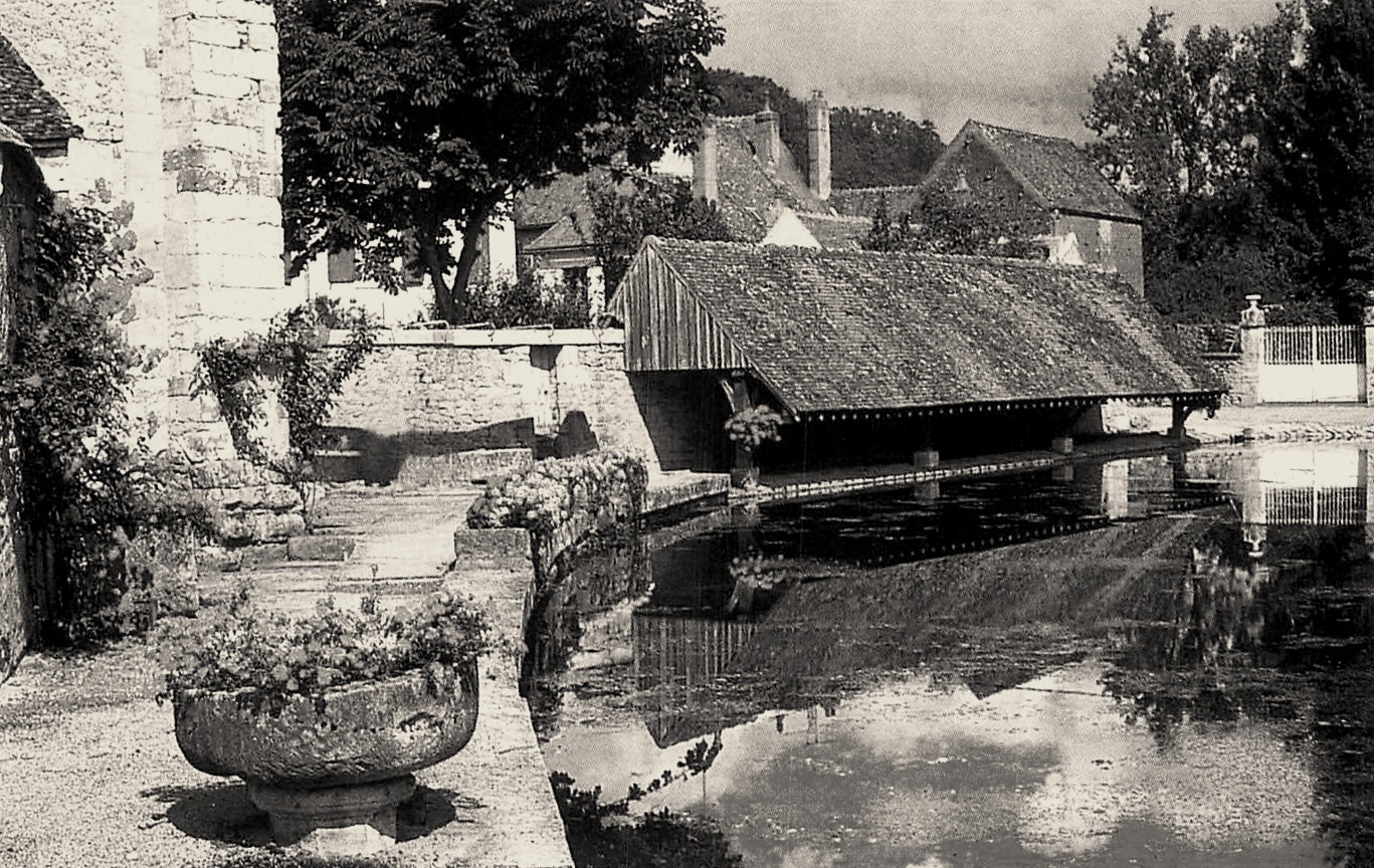 Varzy (Nièvre) Le lavoir CPA