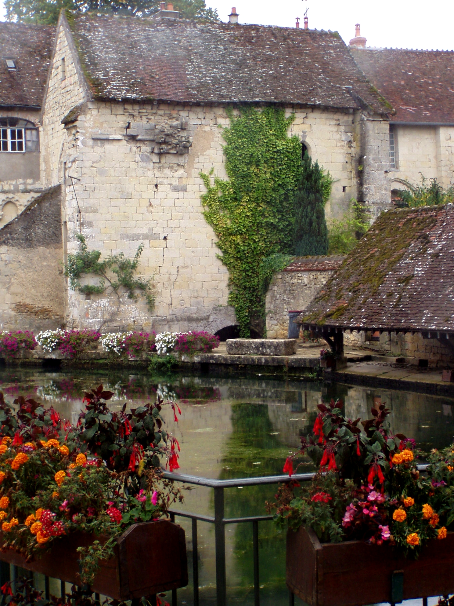 Varzy (Nièvre) Le lavoir