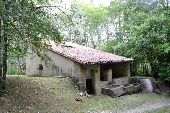 Vaudemont 54 le lavoir à impluvium