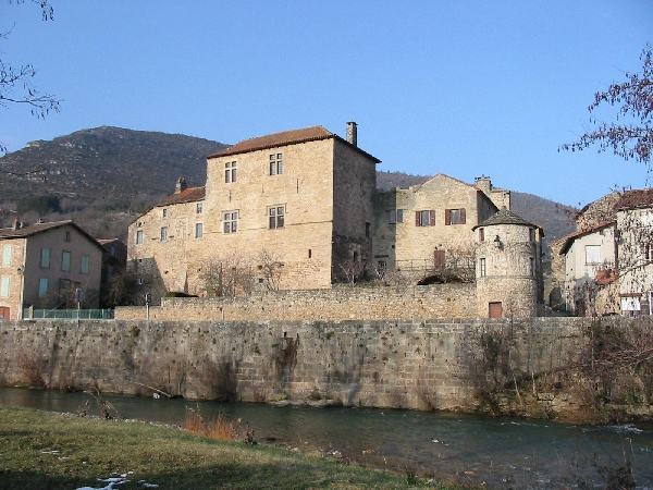 Versols-et-Lapeyre (Aveyron) Le château de Versols