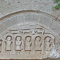 Le tympan de l'église Saint Roch