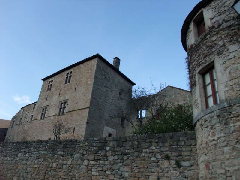 Versols-et-Lapeyre (Aveyron) Le château de Versols