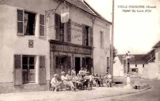 Vieils-Maisons (Aisne) CPA Hôtel du Lion d'or