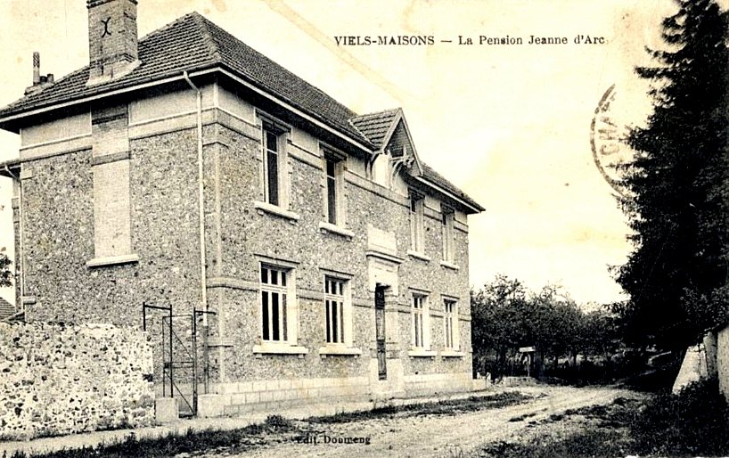 Vieils-Maisons (Aisne) CPA Pension Jeanne d'Arc