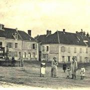 Vieils-Maisons (Aisne) CPA Place du marché