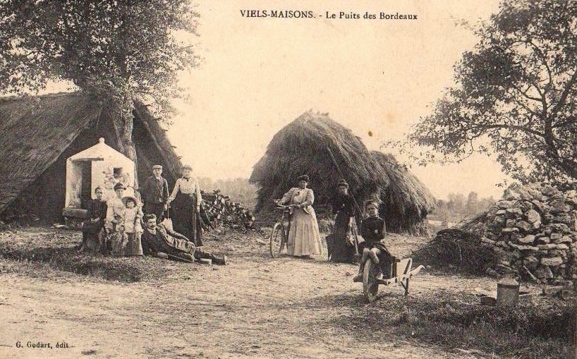 Vieils-Maisons (Aisne) CPA puits de Bordeau