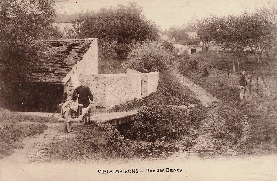 Vieils-Maisons (Aisne) CPA rue des Etuves