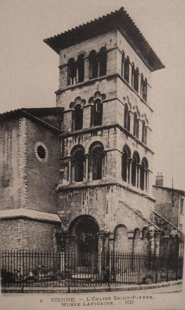 Vienne (Isère) L'église Saint-Pierre CPA