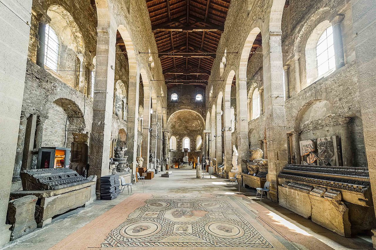 Vienne (Isère) L'église Saint-Pierre, la nef