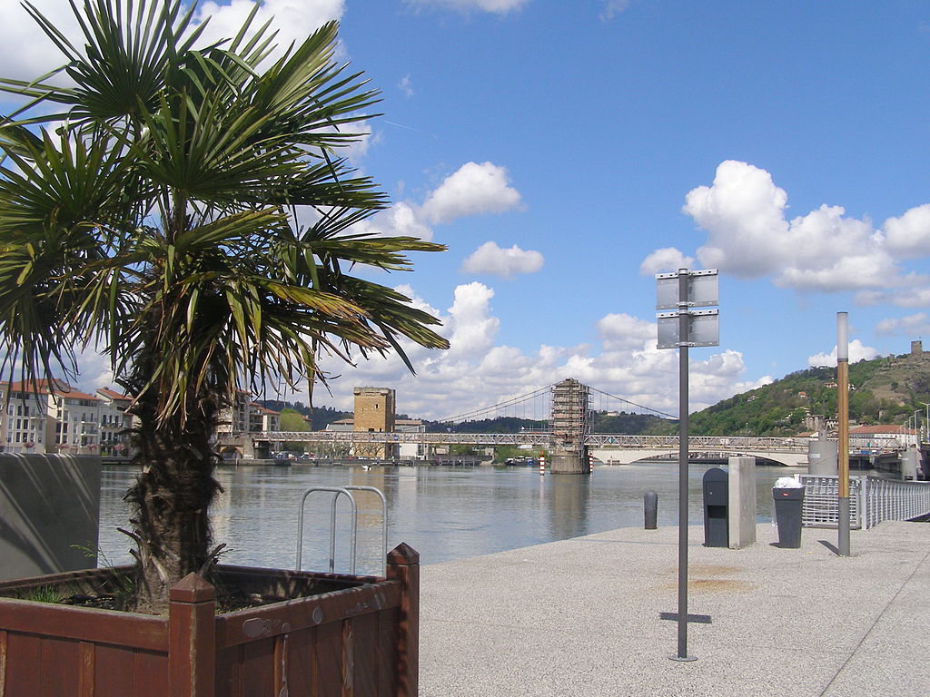 Vienne (Isère) Le Rhône