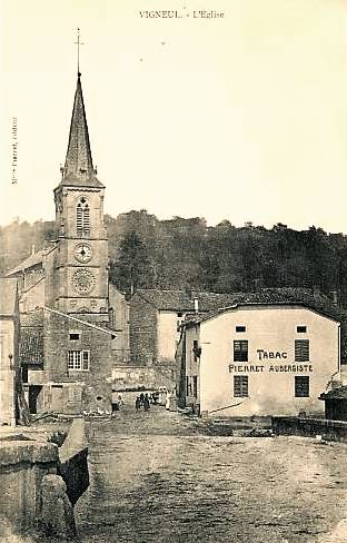 Vigneul-sous-Montmédy (Meuse) L'église Saint Pierre CPA