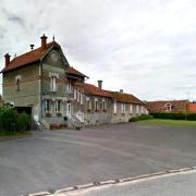 Villers-en-Prayères (Aisne) la mairie-école