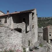 Dans le village