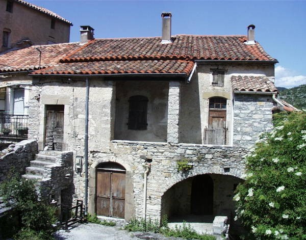 Dans le village