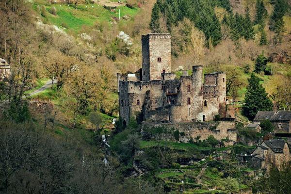 Belcastel aveyron le chateau