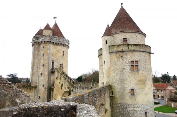 Blandy les tours seine et marne le chateau fort