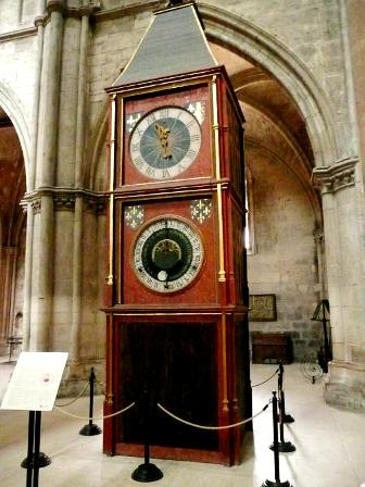 Bourges 18 l horloge astronomique de la cathedrale