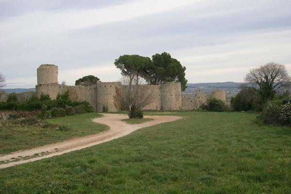 Clermont l herault herault le chateau fort des guilhem