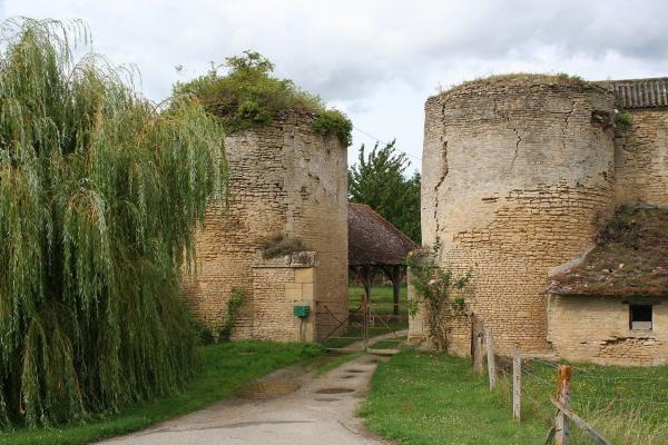 Courcy calvados l entree du chateau copie