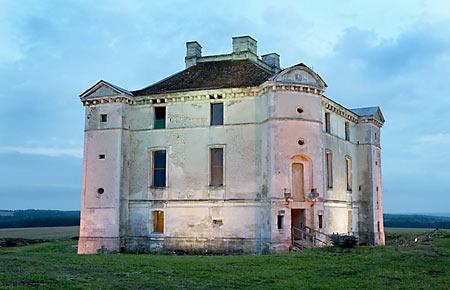 Cruzy le chatel yonne le chateau de maulnes