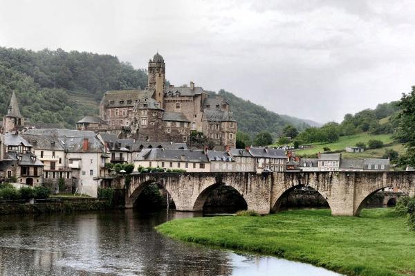 Estaing aveyron le chateau