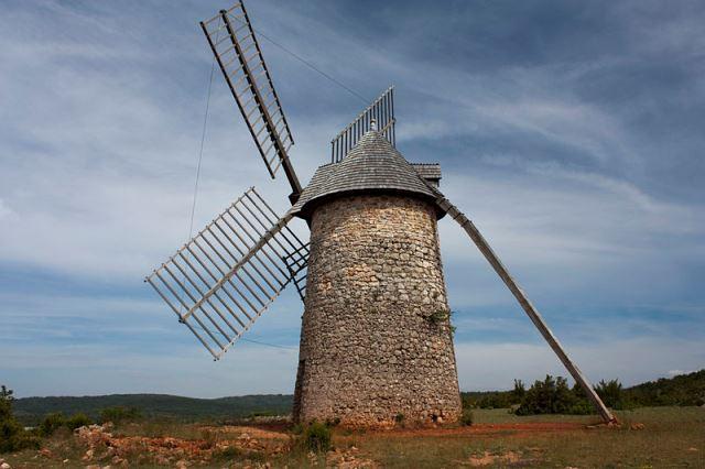 La couvertoirade aveyron le moulin de redounel 2