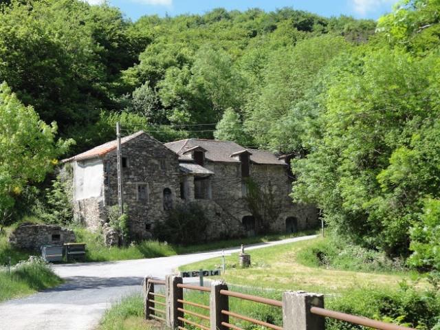 Saint Pierre des Cats, hameau de Mélagues (12)