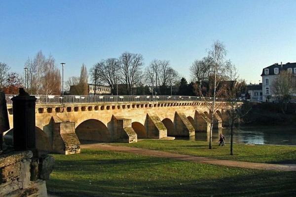 Meulan yvelines le pont aux perches