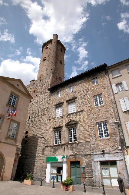 Millau aveyron hotel de tauriac et beffroi