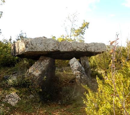 Vailhauzy, dolmen de la quille
