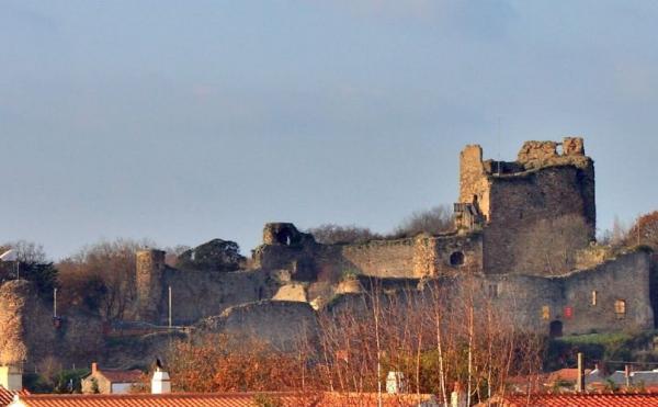 Talmont saint hilaire vendee le chateau de talmont 1